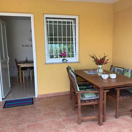 Villa Ulika - 3 Apt For 4 Persons Pula Exterior photo