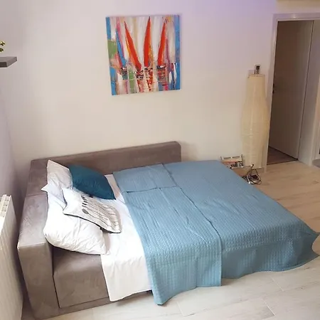 Villa Ulika - 3 Apt For 4 Persons Pula Exterior photo