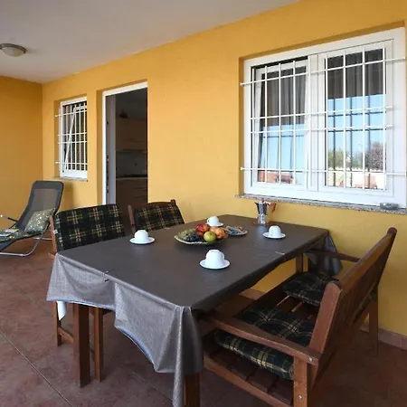 Villa Ulika - 3 Apt For 4 Persons Pula Exterior photo