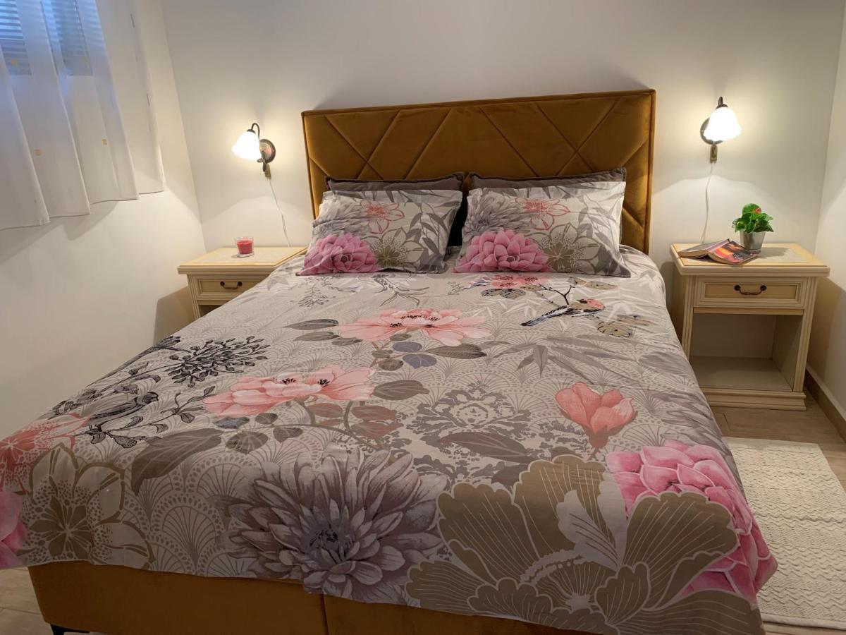 Apartment Ulika - 3 For 4 Persons *