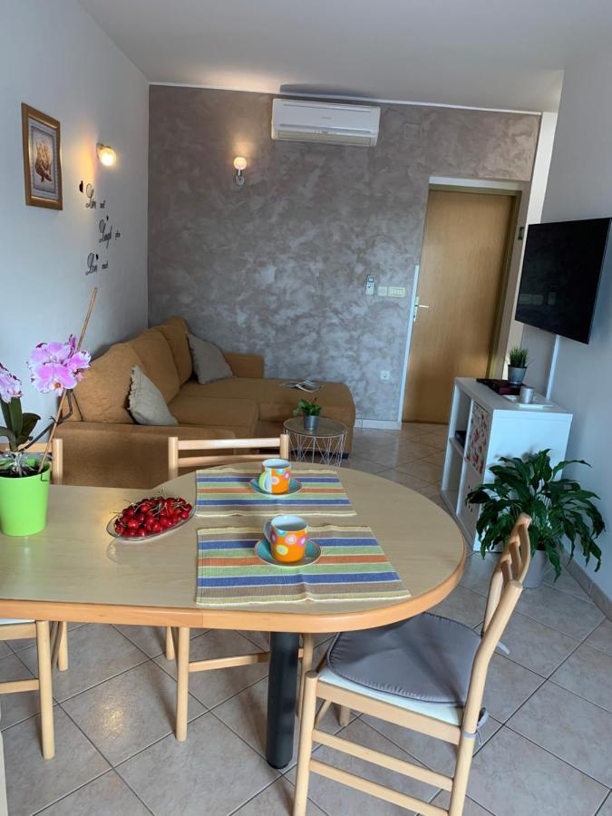 Apartment Ulika - 3 For 4 Persons