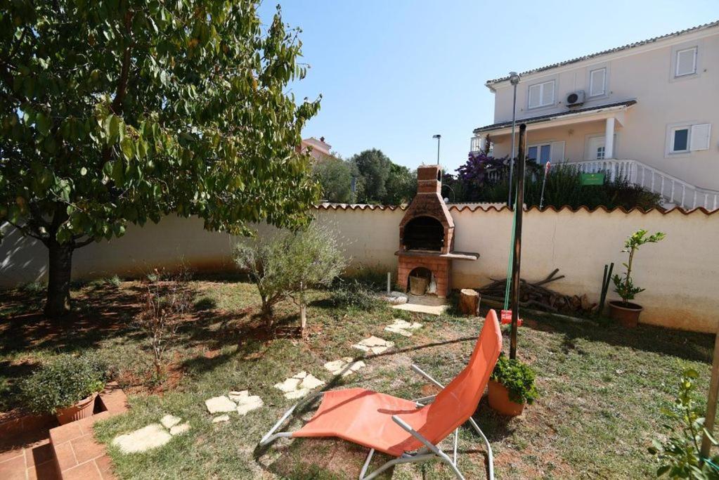 Ulika - 3 For 4 Persons Apartment Pula