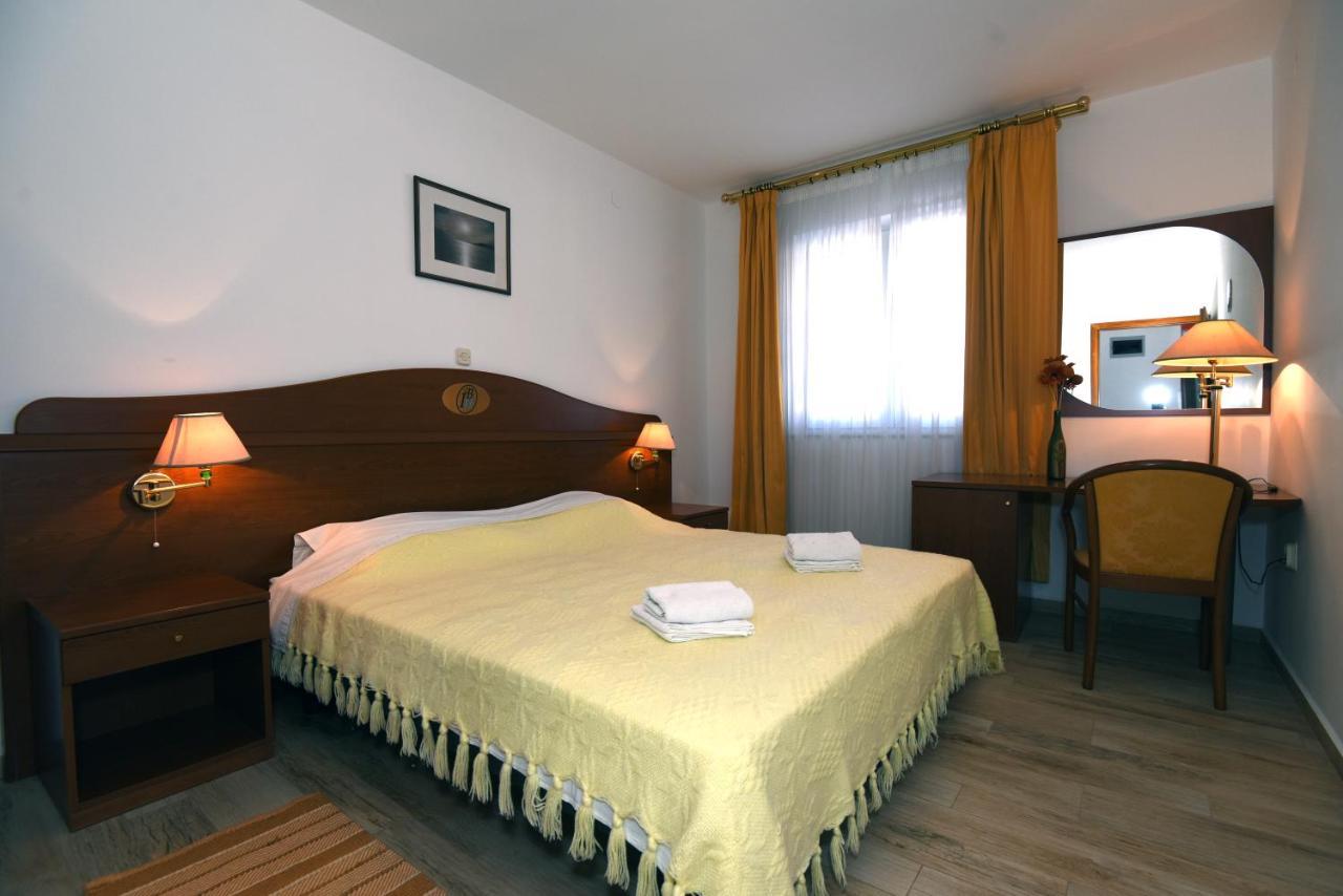 Ulika - 3 For 4 Persons